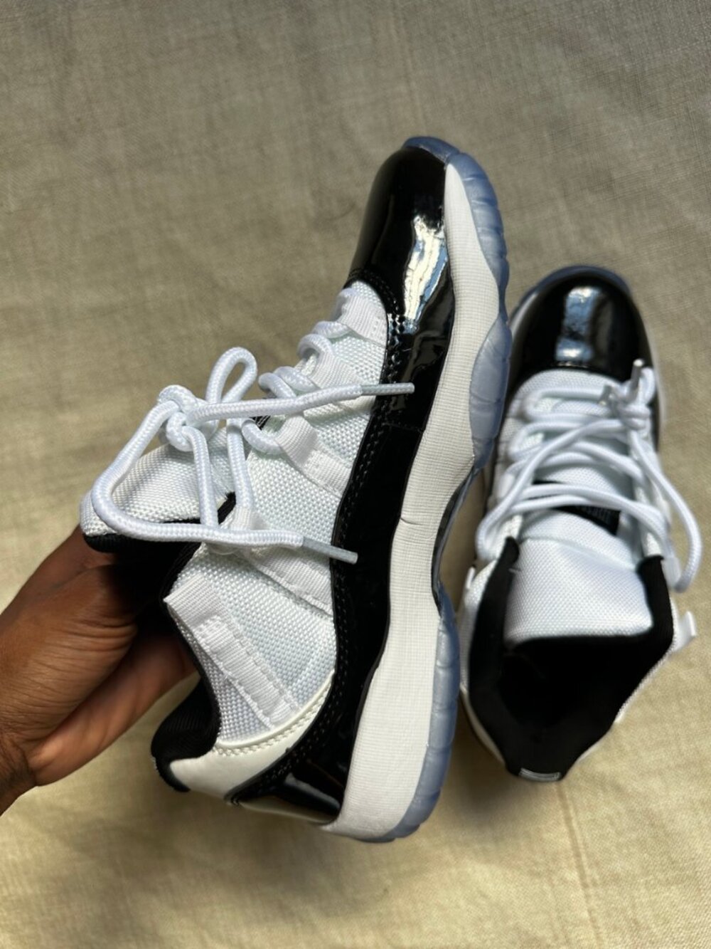 Air Jordan 11 Retro Low Concord 2014 White Black 528895-153 Men’s Size 8